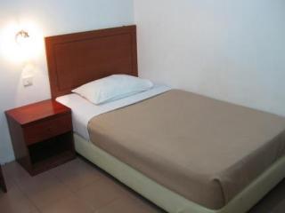 Rose Cottage Hotel Taman Daya Джохор Бахру Екстериор снимка
